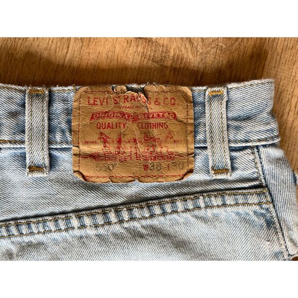 Vintage Levi's 550 Blue Cut Off Denim Shorts Women's Size 30 - Picture 3 of 6